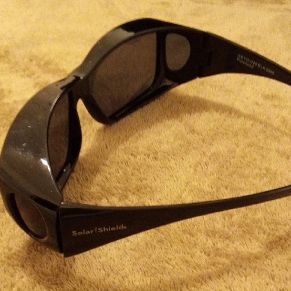 Sleek Black Men's Sunglasses